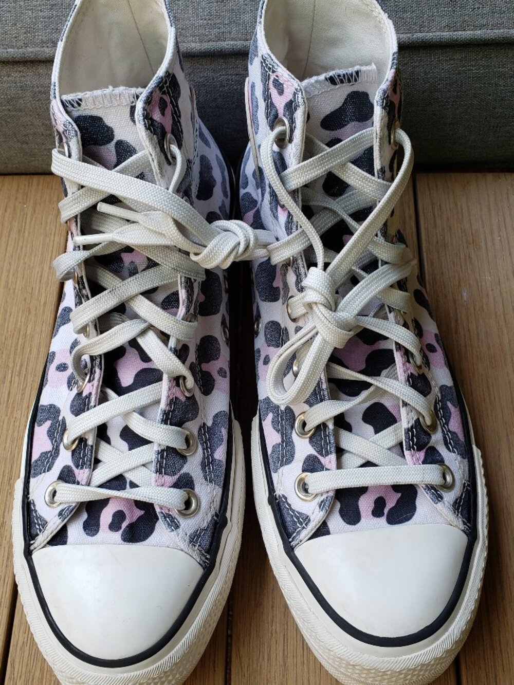 EUC CTAS Converse Lift High Leopard classic white / black / pink (8.5) KICKS